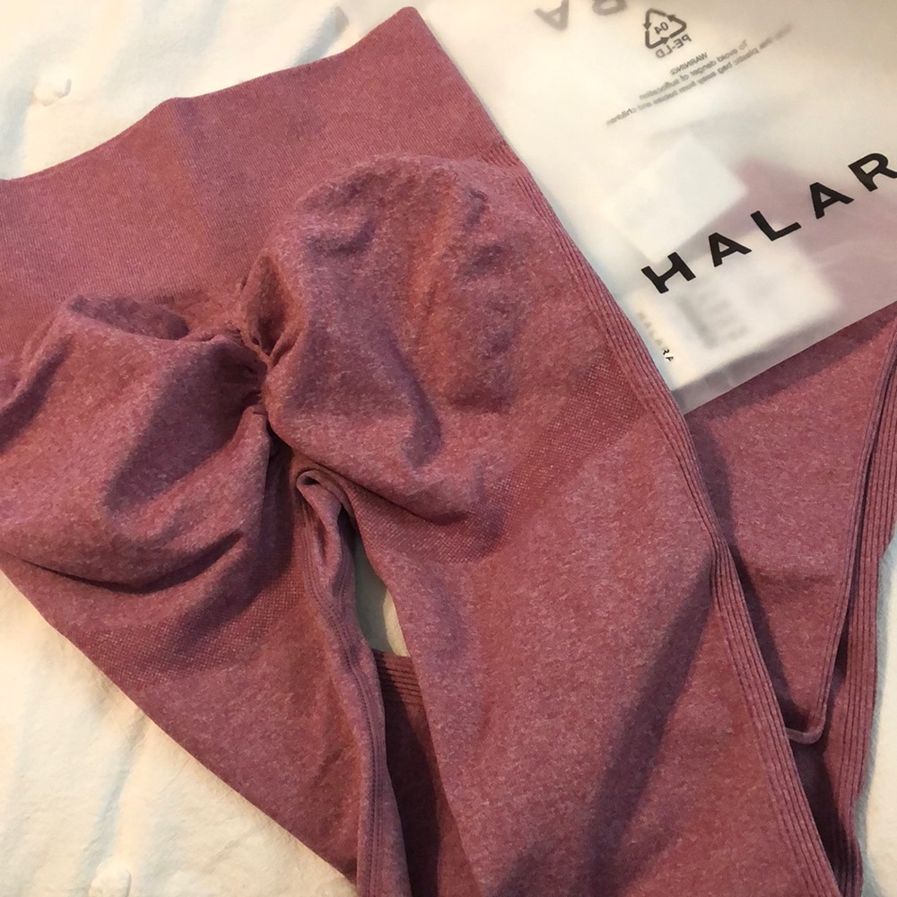 NEW with tags- Halara ‘Butt lift’ leggings